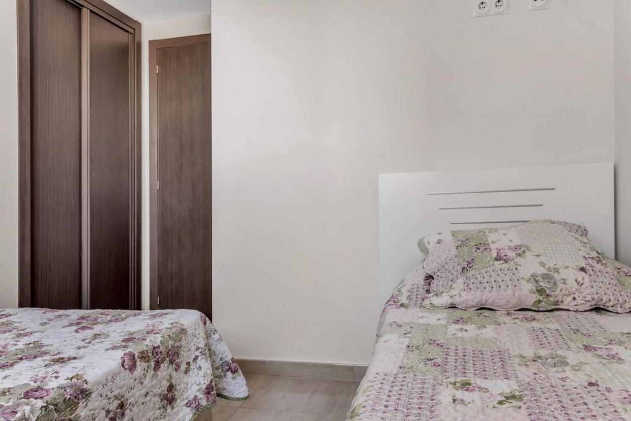 Fantastic 2 Bedroom Fully Furnished Modern Apartment In Walking Distance To All Amenities Villamartin Exterior foto